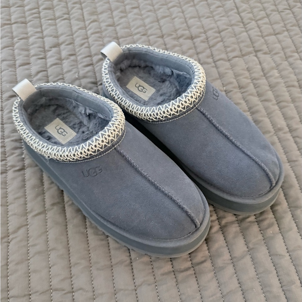 UGG women’s Taz ll - Picture 5 of 5